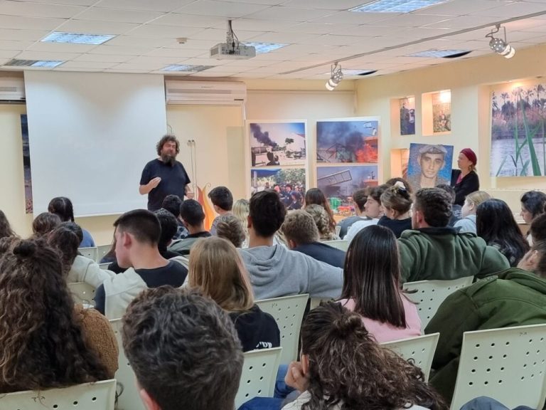 מורשת גוש קטיף בגולן, אבני איתן